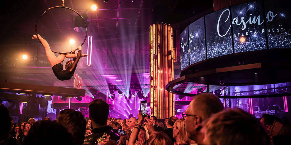Trapez Artistin, Silvester Glamour Party, Casino Stuttgart